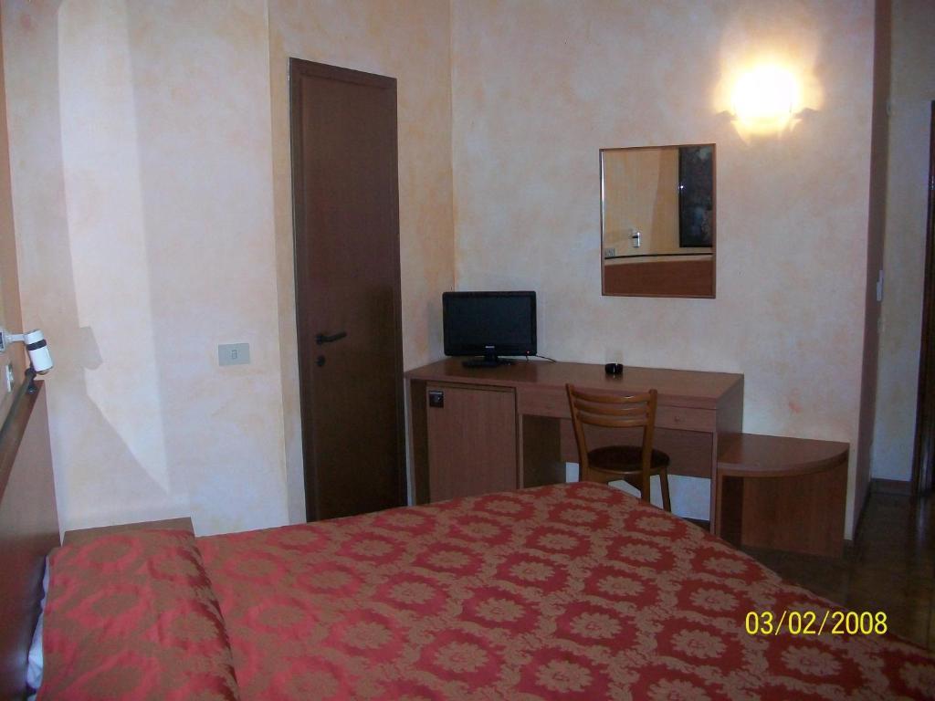 Hotel Garden Milano Phòng bức ảnh