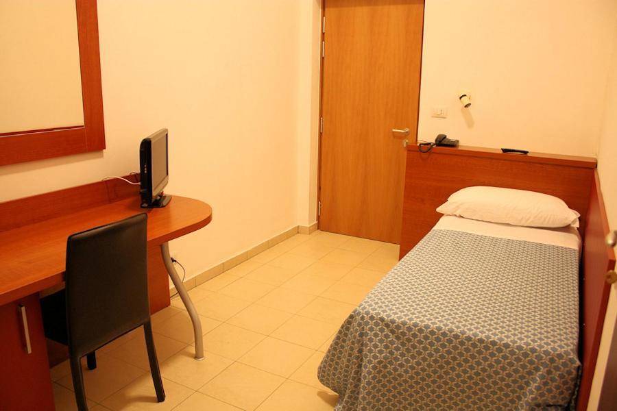 Hotel Garden Milano Phòng bức ảnh
